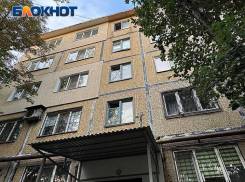 Вторую подачу подряд без воды: жители дома на Полоцкой носят её на пятый этаж