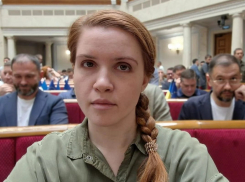 Из-за противостояния с Сырским нардеп Украины Марьяна Безуглая чуть не слетела с должности и попала в базу «Миротворца»* 