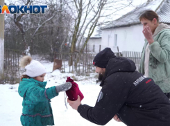 Дружинники Донецка не дали замерзнуть эвакуированной многодетной семье