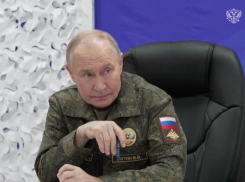 «Киевская ОПГ»: Владимир Путин в военной форме послал Западу четкий сигнал