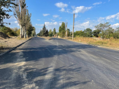 В Харцызске отремонтировали более километра дороги, работы продолжаются