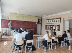 Учителя из Воронежской, Ленинградской и Саратовской областей переехали в сельские районы Донбасса