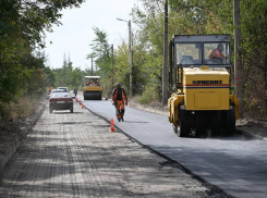 Главная дорога микрорайона Тихий впервые за десятилетия получила новое покрытие