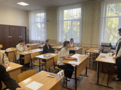 ЕГЭ на сто баллов: выпускники из ДНР демонстрируют высокий уровень подготовки  