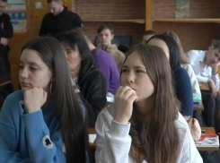 «Народная дружина» обучает детей ДНР навыкам оказания первой  помощи при ранениях