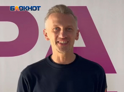 Как приятно гулять по вечернему Донецку, рассказал ведущий «Антифейк» на «Первом» Александр Смол