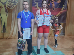 Виктория Саржан из Волновахи стала победителем чемпионата ДНР по классическому жиму