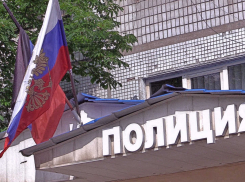 Молодого полицейского и его отца изрезал ножом житель Донецка