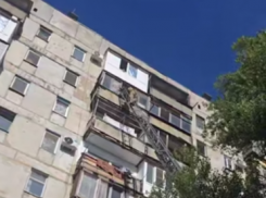 В Макеевке пожарные спасли 6 человек из горящего дома