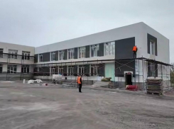 В Макеевке завершается капитальный ремонт школы, которая пострадала от обстрелов в прошлом году 