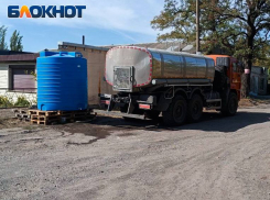 53 бочки за два дня: в Донецке ускорили установку емкостей, всего их 618