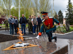 Будет гореть ярко при любой погоде: завершилась реконструкция Вечного огня в Донецке