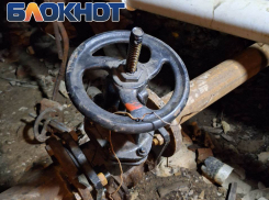 «Горняк» так и не услышал: потоп в подвале многоэтажки Кировского района ликвидировали после жалобы в «Госуслуги»