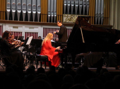 Известная пианистка Валентина Лисица выступила на гала-концерте в столице ДНР