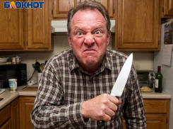 Житель Ясиноватой может «сесть» на 10 лет из-за кухонного ножа и 800 рублей