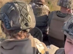 Женский взвод замечен под Славянском на Донбассе