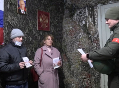 «В душе мы были русскими»: жители Курахово в ДНР получают паспорта РФ