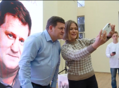 Актер Александр Обласов рассказал донецким школьникам и студентам о киноиндустрии