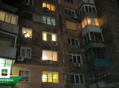 В Макеевке, ДНР, в повреждённом доме коммунальщики восстановили подачу электроэнергии