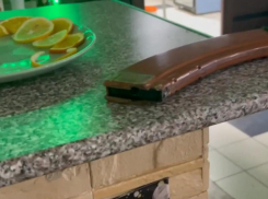 Перепивший мужик подорвал гранату и открыл автоматный огонь в кафе Мариуполя