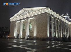 Как выглядит Драматический театр в Мариуполе снаружи и изнутри в считанные дни до открытия