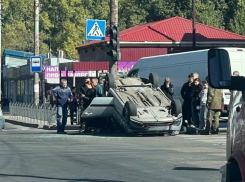 Жесткое ДТП с перевертышем произошло в Донецке