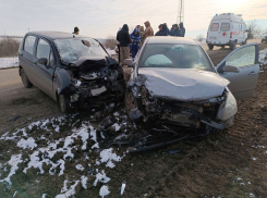  В ДНР при столкновении двух автомобилей пострадали пять человек