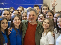 В ДНР приехал актер «Папиных дочек» Андрей Леонов