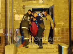 18-летнюю дончанку достали из-под завалов обстрелянного ВСУ дома спустя семь часов