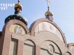 В храме в Авдеевке вставляют окна и теперь есть автомобиль