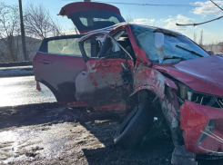 В Горловке пьяный водитель врезался в столб