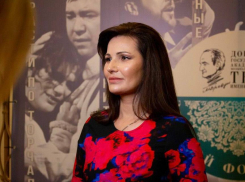 Президент России Владимир Путин присвоил руководителю Донецкой муздрамы Наталье Волковой звание заслуженного деятеля искусств РФ