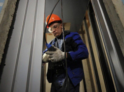 Две тысячи крыш и триста лифтов отремонтируют в ДНР в 2026 году 