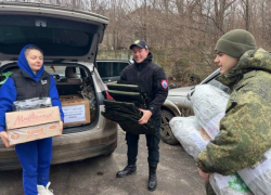 Подарки детям в ДНР привезли на Рождество подмосковные молодогвардейцы