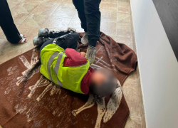 Пьяный 19-летний житель Тореза, ДНР, избил мужчину на улице