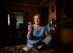 Более 2,1 миллиона рублей отдали мошенникам пенсионерки из Макеевки за сутки