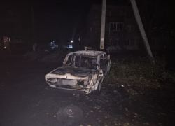 Житель Тореза угрожал убить незнакомца, после чего угнал и поджег его автомобиль