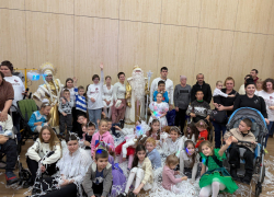 Сотням тяжелобольным детям Донбасса подарили «Новогоднее чудо»