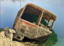 Тайны СССР: на дне иссушенного Монаховского карьера в ДНР обнаружен остов автобуса