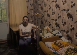 Фонд Андрея Лысенко продолжает помогать: беженкам-инвалидам из Красногоровки привезли гумпомощь