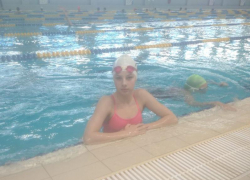 Спортсменка из ДНР завоевала первое место по плаванию на играх соотечественников в Москве