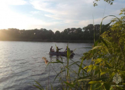 Мужчина не смог спасти женщину после того, как их лодка перевернулась на водоеме в Зугрес ДНР