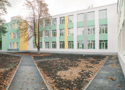 Из-за последствий стихии переведены на дистанционку и сокращены занятия в ряде школ Мариуполя ДНР