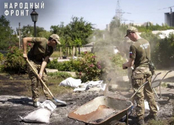 Волонтёры «Народного Фронта» помогают восстанавливать храмы и эвакуировать мирных жителей в ДНР
