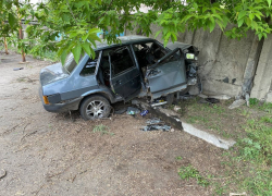 Не трезвый водитель «девяносто девятой» протаранил бетонный забор в Горловке