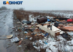 «Дорогу разбили и превратили в свалку»: жители Макеевки недовольны состоянием авто-дороги Донецк-Торез