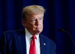 Трамп опроверг, что требует у Зеленского уступить Донбасс
