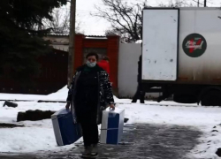 Помощь Макеевкому роддому привезли активисты «Народного фронта»