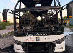  Стали известны имена раненных пассажиров автобуса, сгоревшего после атаки дрона украинских фашистов в Енакиево