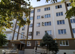 Самарская область отремонтировала многоквартирный жилой домой в Снежном, который был поврежден обстрелами в 2014 году
